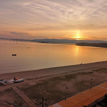 Precioso Apartamento En Primera Linea De Playa Vilagarcia de Arousa Eksteriør bilde