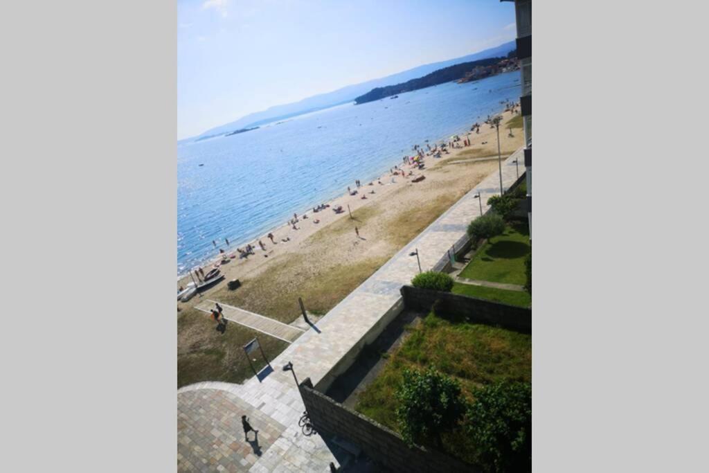 Precioso Apartamento En Primera Linea De Playa Vilagarcia de Arousa Eksteriør bilde